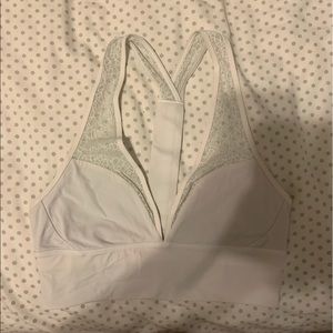 White lululemon sports bra